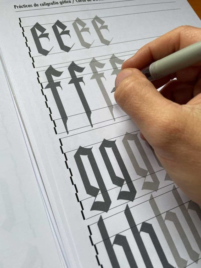 Caligrafia-gotica-letras