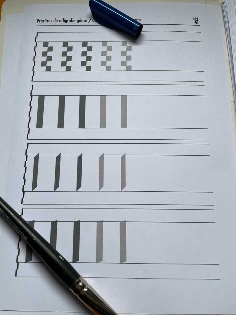 Caligrafia-hoja-de-practica